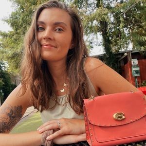 Meet your Posher, Anna